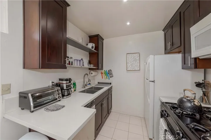 465 S Los Robles Avenue 15, Pasadena, California 91101