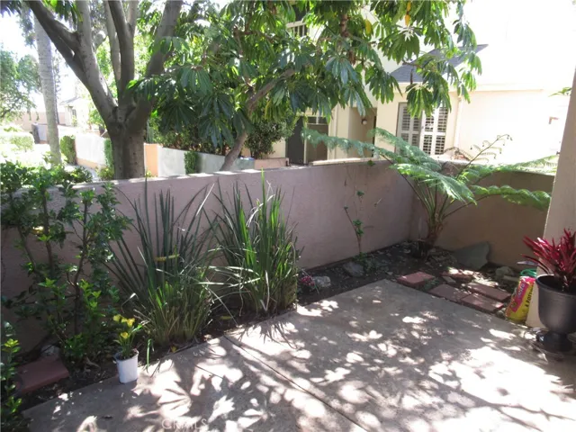 Garden Strip with Water