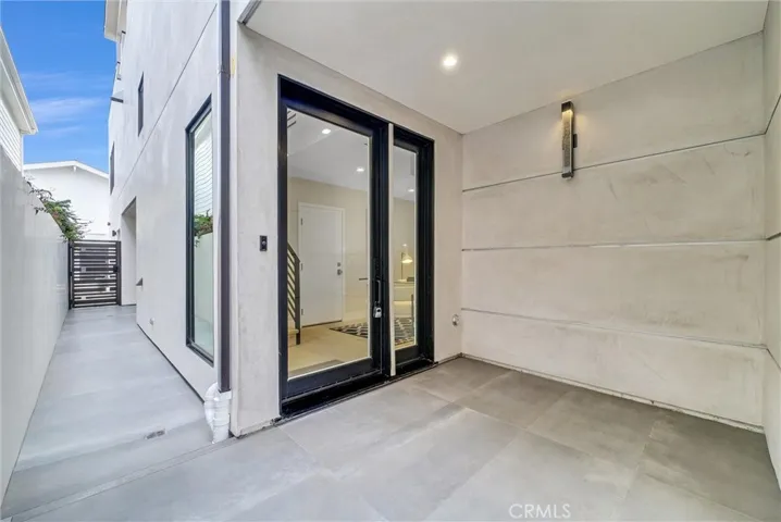 424 1/2 Orchid Avenue Back Unit, Corona Del Mar, California 92625