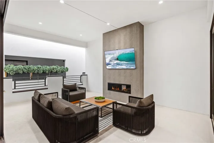 424 1/2 Orchid Avenue Back Unit, Corona Del Mar, California 92625