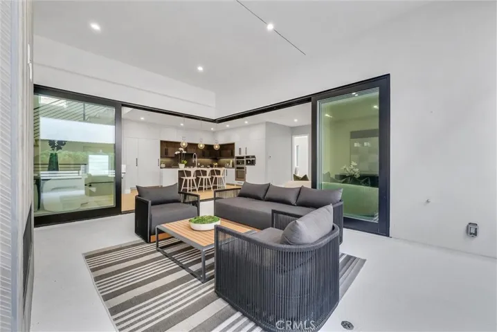 424 1/2 Orchid Avenue Back Unit, Corona Del Mar, California 92625