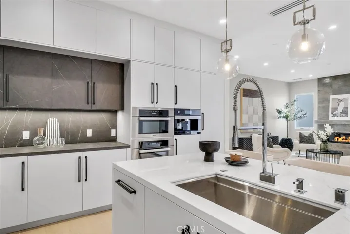 424 1/2 Orchid Avenue Back Unit, Corona Del Mar, California 92625