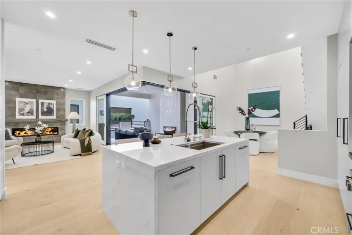 424 1/2 Orchid Avenue Back Unit, Corona Del Mar, California 92625