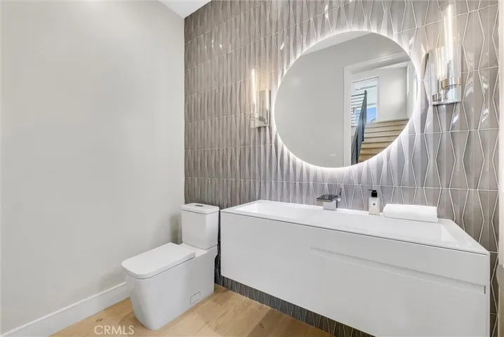 424 1/2 Orchid Avenue Back Unit, Corona Del Mar, California 92625