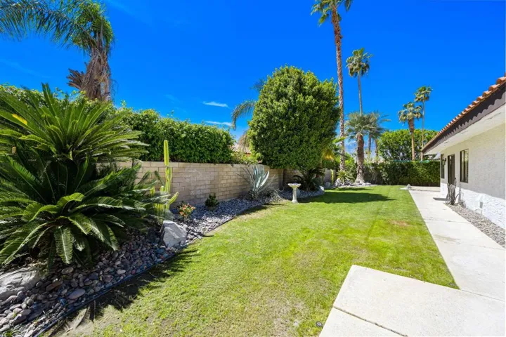 67-web-or-mls-BC+Lincoln_OPMG_0424_067
