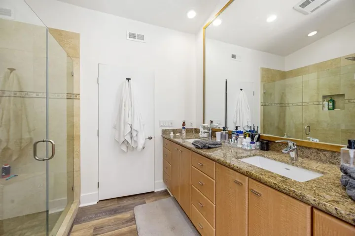 30-web-or-mls-BC+Lincoln_OPMG_0424_030