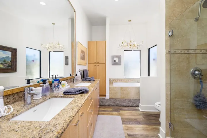 28-web-or-mls-BC+Lincoln_OPMG_0424_028