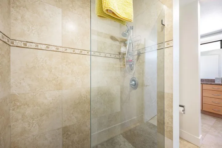 34-web-or-mls-BC+Lincoln_OPMG_0424_034