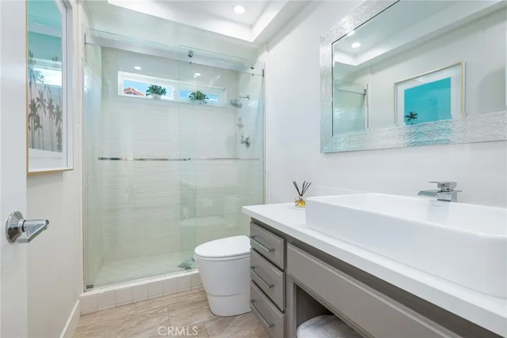  Second bathroom located right off of the second bedroom.