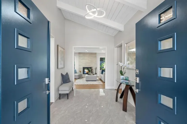 20372 Miljevich Drive, Saratoga, California 95070
