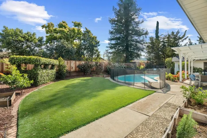 20372 Miljevich Drive, Saratoga, California 95070