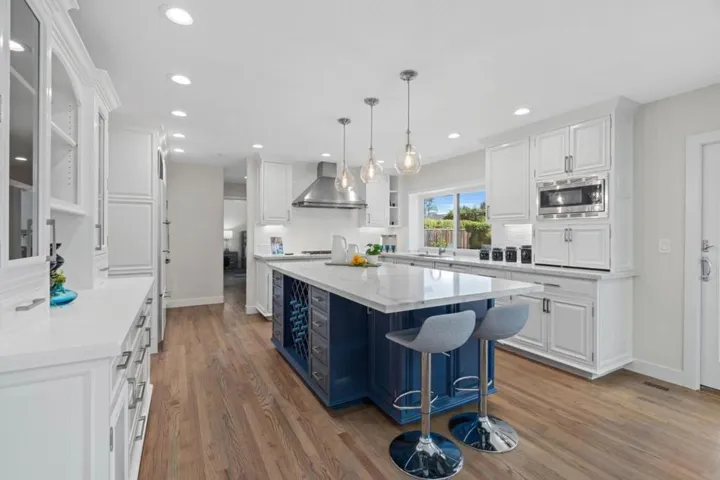20372 Miljevich Drive, Saratoga, California 95070