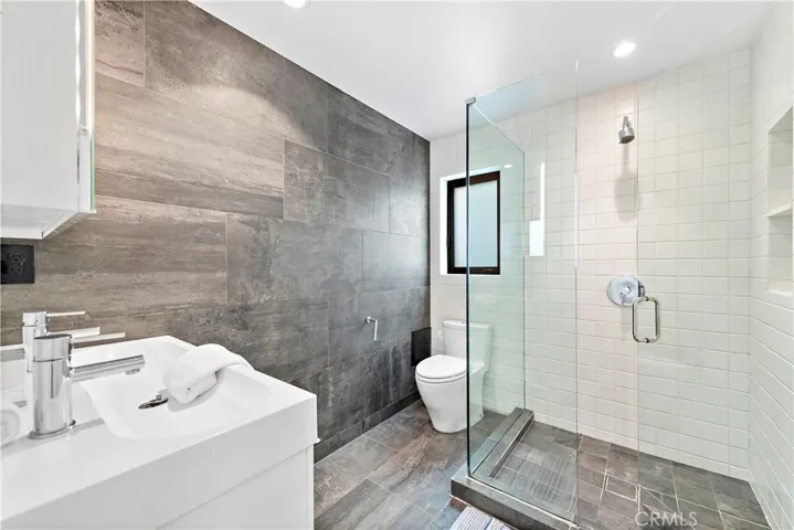 2623 Victoria Drive, Laguna Beach, California 92651