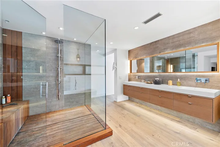 2623 Victoria Drive, Laguna Beach, California 92651