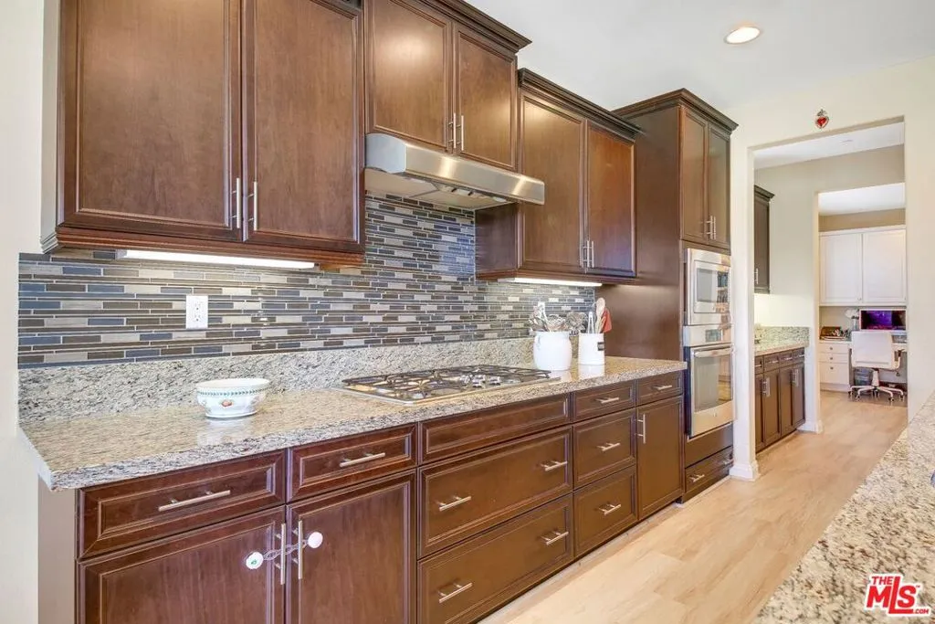 73680 Picasso Drive, Palm Desert, California 92211 home-pic-32