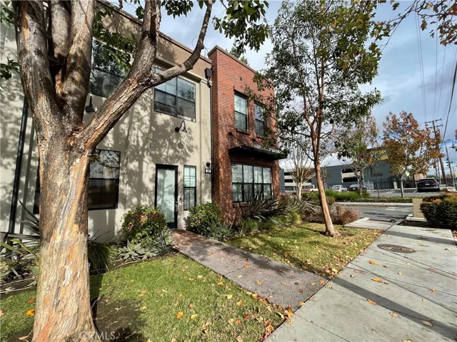 501 W Maple Avenue, Orange, California 92868