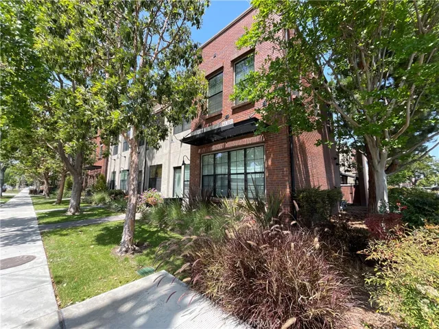 501 W Maple Avenue, Orange, California 92868