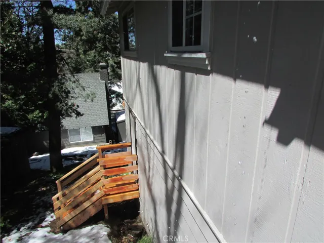 25000 Saxon Drive, Crestline, California 92325