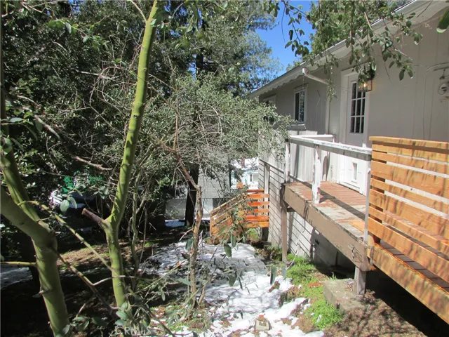25000 Saxon Drive, Crestline, California 92325
