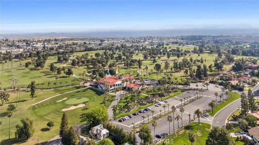 5804 Medio Luna Avenue, Bakersfield, California 93306