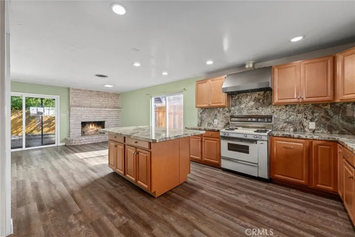 5804 Medio Luna Avenue, Bakersfield, California 93306