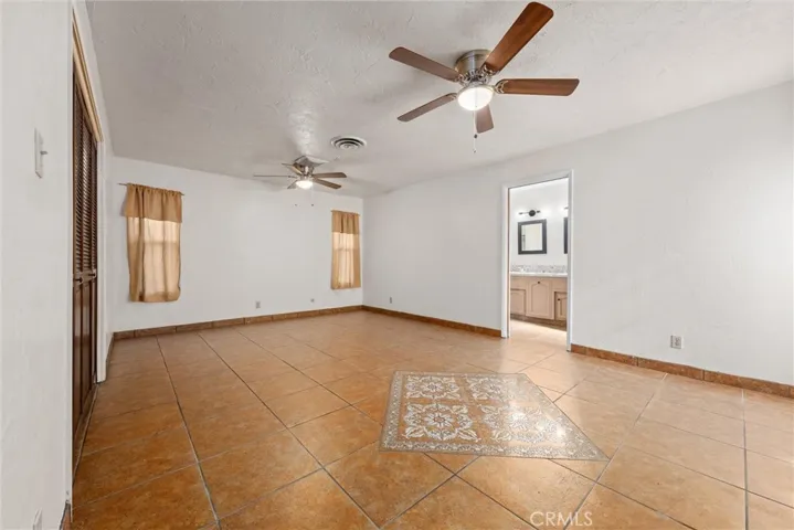5804 Medio Luna Avenue, Bakersfield, California 93306