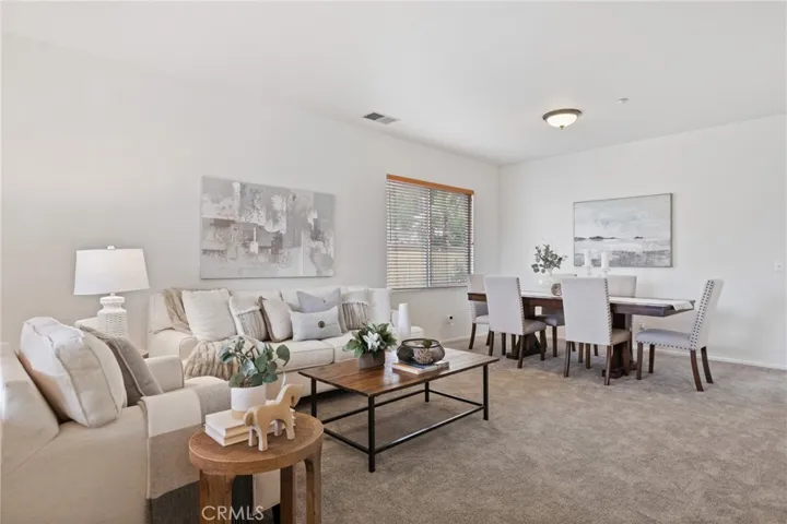Living / Dining 1