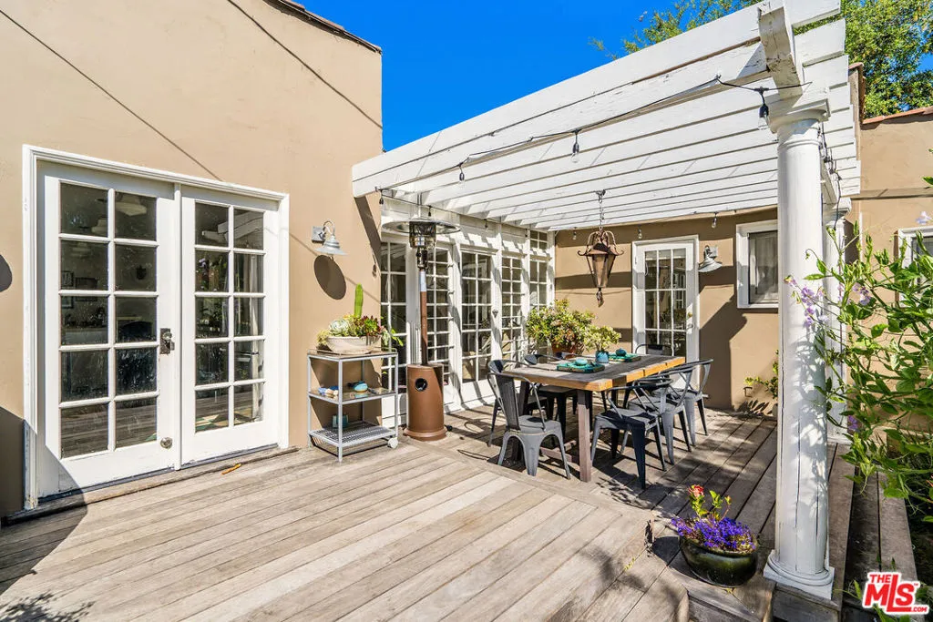 106 N Ridgewood Place, Los Angeles, California 90004 home-pic-23