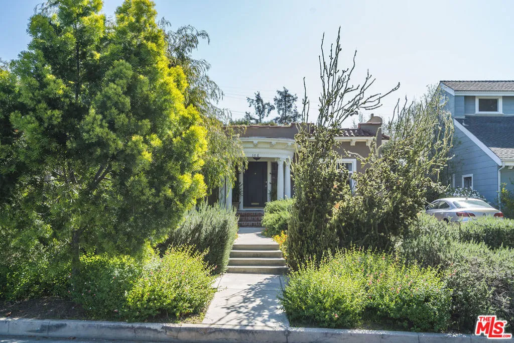 106 N Ridgewood Place, Los Angeles, California 90004 home-pic-2