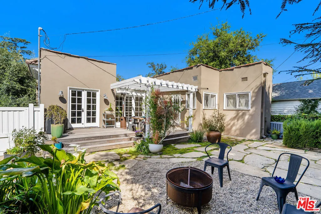 106 N Ridgewood Place, Los Angeles, California 90004 home-pic-25
