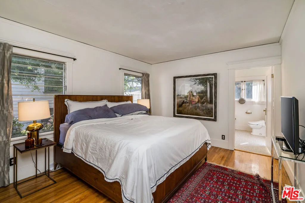 106 N Ridgewood Place, Los Angeles, California 90004 home-pic-16