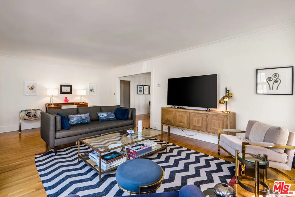 106 N Ridgewood Place, Los Angeles, California 90004 home-pic-7