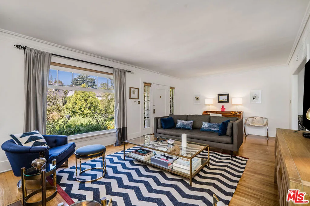 106 N Ridgewood Place, Los Angeles, California 90004 home-pic-6
