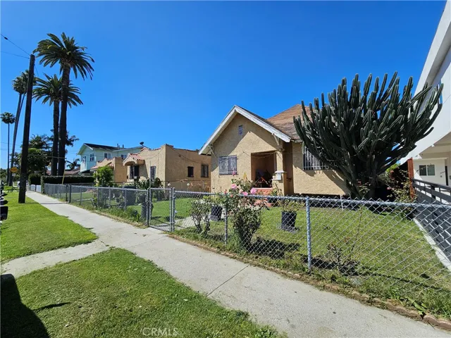 6401 Converse Avenue, Los Angeles, California 90001
