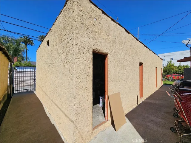 6401 Converse Avenue, Los Angeles, California 90001