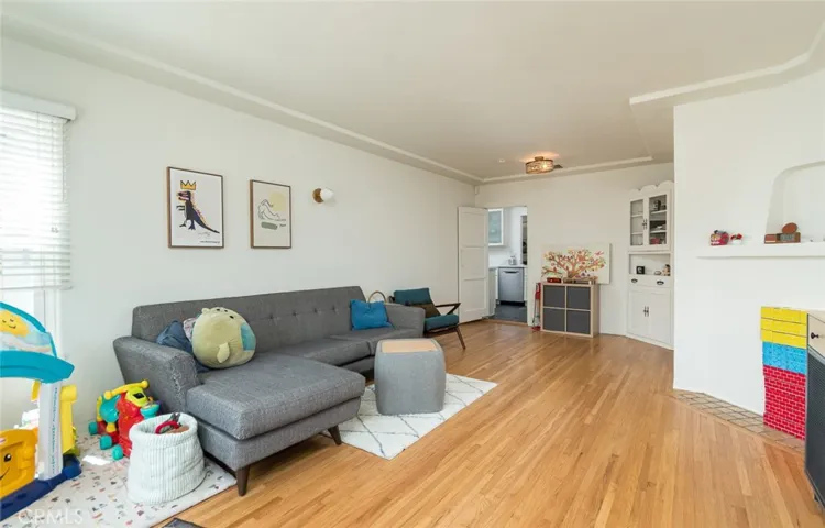 4053 Somers Avenue, Los Angeles, California 90065