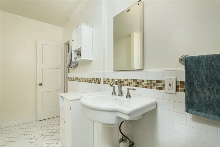 4053 Somers Avenue, Los Angeles, California 90065