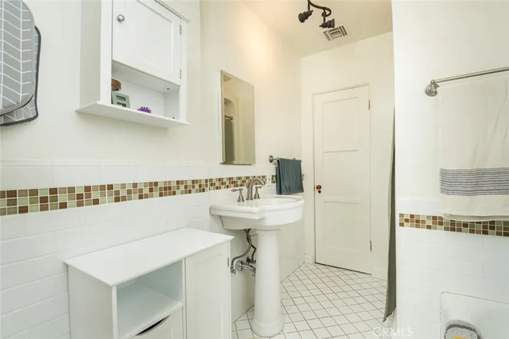 4053 Somers Avenue, Los Angeles, California 90065