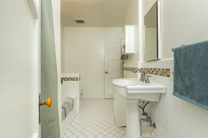 4053 Somers Avenue, Los Angeles, California 90065