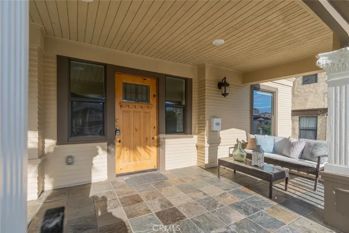 1329 Linwood Avenue, Los Angeles, California 90017