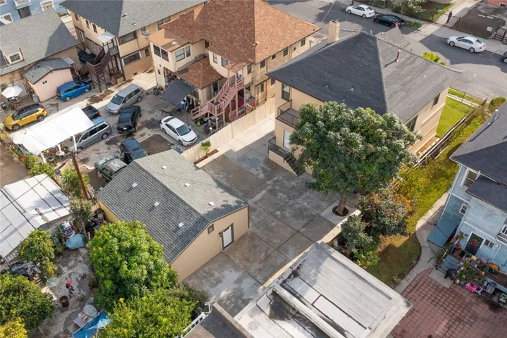 1329 Linwood Avenue, Los Angeles, California 90017