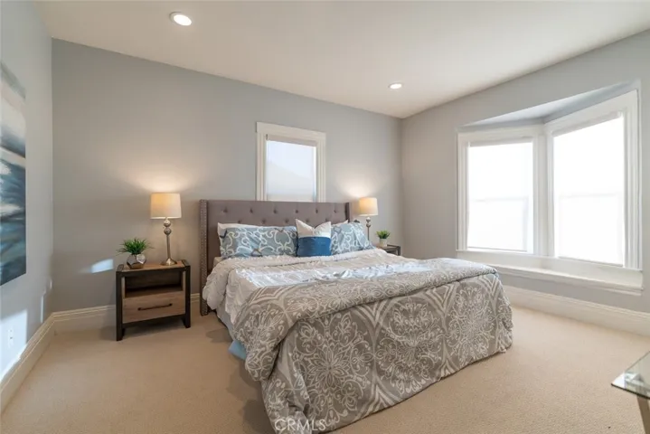 1329 Linwood Avenue, Los Angeles, California 90017