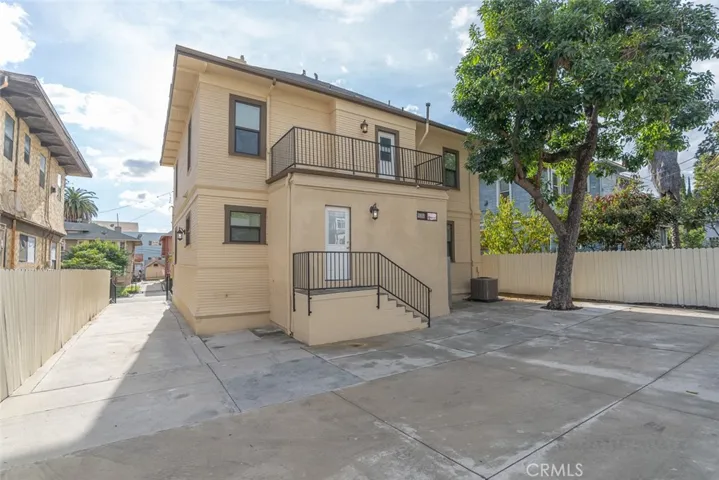 1329 Linwood Avenue, Los Angeles, California 90017