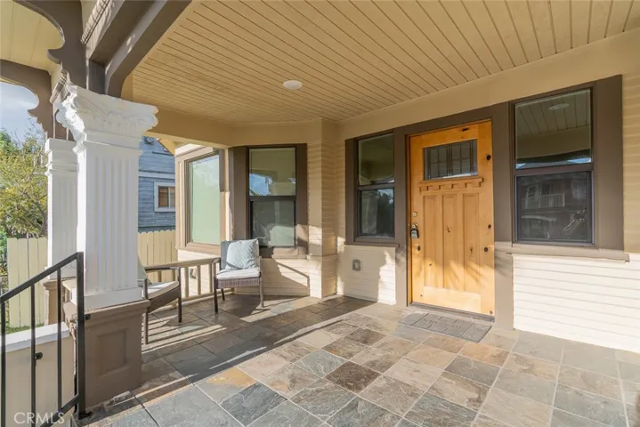 1329 Linwood Avenue, Los Angeles, California 90017
