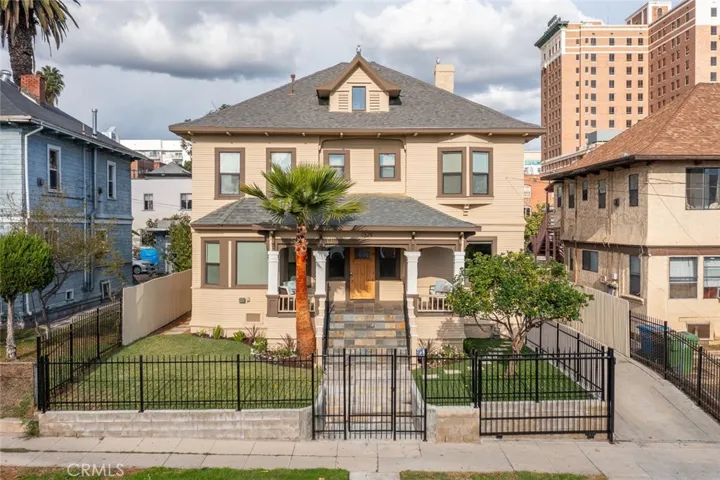1329 Linwood Avenue, Los Angeles, California 90017