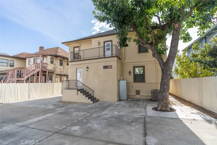 1329 Linwood Avenue, Los Angeles, California 90017
