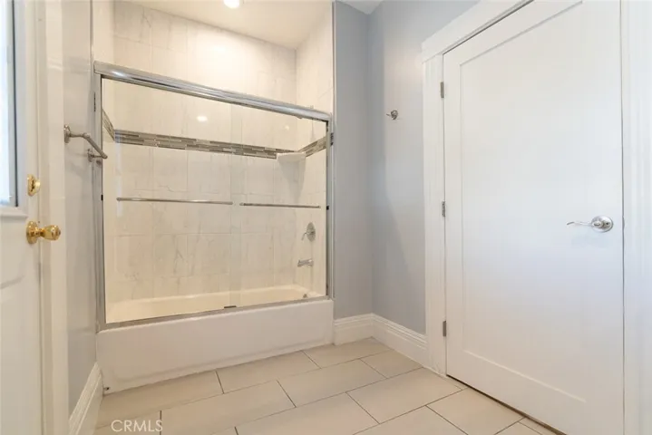 1329 Linwood Avenue, Los Angeles, California 90017