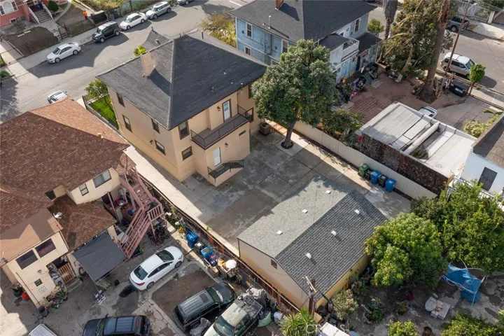 1329 Linwood Avenue, Los Angeles, California 90017