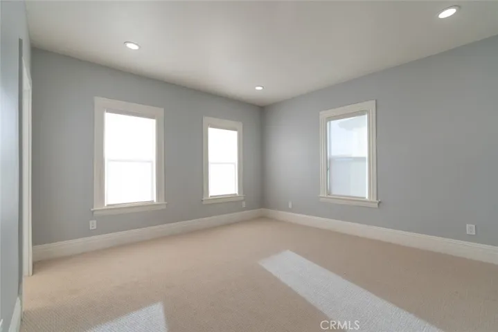 1329 Linwood Avenue, Los Angeles, California 90017