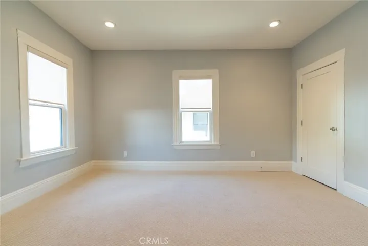 1329 Linwood Avenue, Los Angeles, California 90017